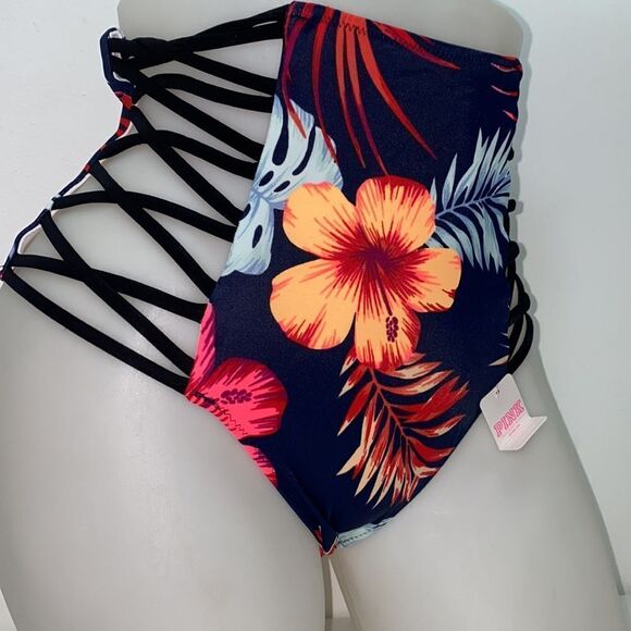 🔥VICTORIA SECRET SWIMSUIT 2 pc 34C push-up //Small New #2 - Picture 9 of 9